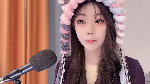 smalldaisy online show from February 4, 2026, 2:39 am