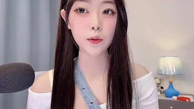 smalldaisy online show from April 2, 2026, 2:42 am