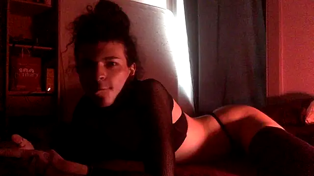 TheHellebora online show from December 19, 2025, 1:29 pm