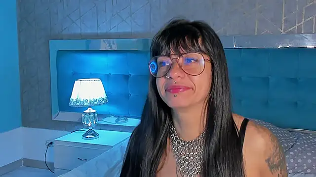 ValkiriaRaven online show from December 21, 2025, 1:07 pm