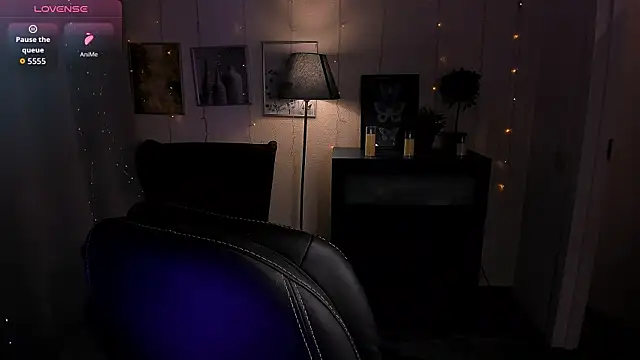 SarahShelby online show from April 13, 2026, 8:58 pm