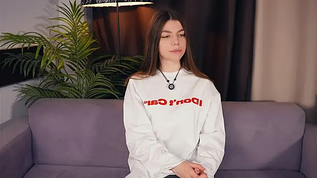 Snapshot of NeidaGowing chatting on December 21, 2025, 8:10 am NeidaGowing online show from December 21, 2025, 8:10 am