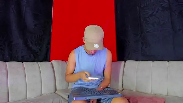 BrownieLoverss online show from February 21, 2026, 9:21 am