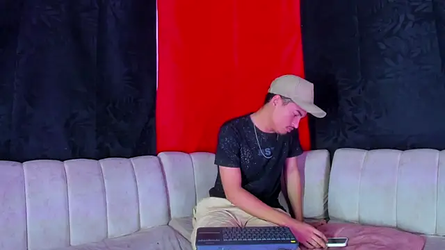 BrownieLoverss online show from February 23, 2026, 9:28 am