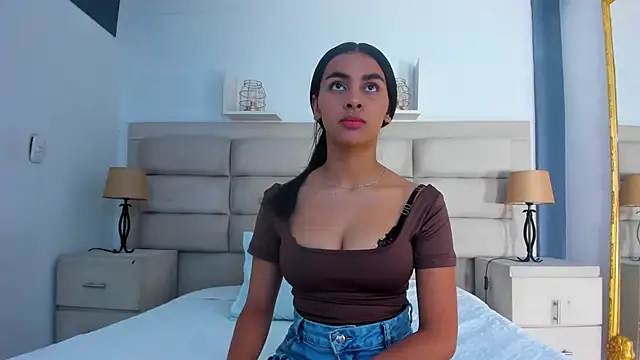 ManuelaEvans  online show from January 6, 2026, 8:56 pm