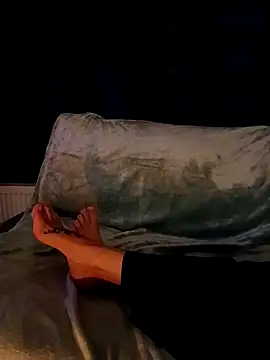 Snapshot of Love-Feet-25 chatting on December 19, 2025, 8:16 pm Love-Feet-25 online show from December 19, 2025, 8:16 pm