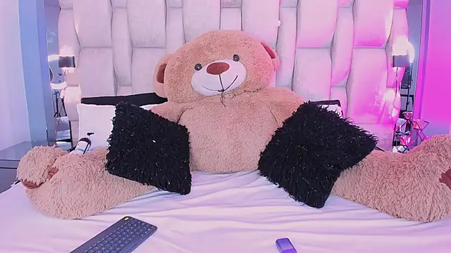 Snapshot of _PaulinaDoll_ chatting on February 16, 2026, 3:46 am PaulinaDoll online show from February 16, 2026, 3:46 am