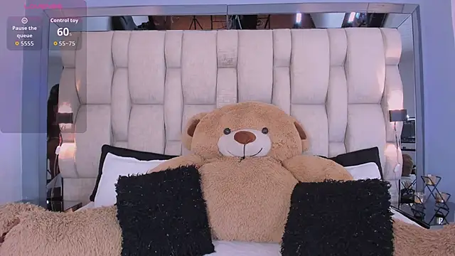 Snapshot of _PaulinaDoll_ chatting on February 24, 2026, 3:59 am PaulinaDoll online show from February 24, 2026, 3:59 am