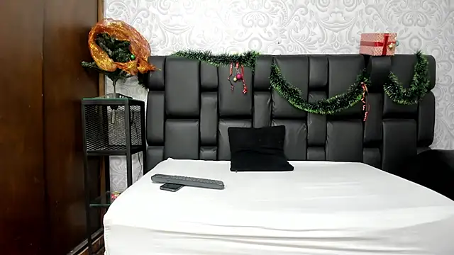 KyleBakerr online show from December 19, 2025, 9:55 pm