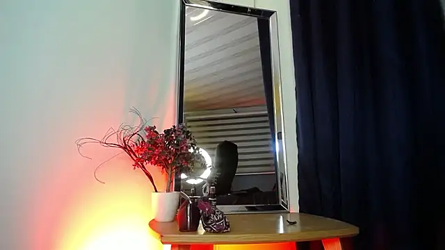 Snapshot of Emilyy05_ chatting on February 15, 2026, 3:25 am Emilyy05 online show from February 15, 2026, 3:25 am