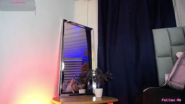 Snapshot of Emilyy05_ chatting on March 1, 2026, 3:19 am Emilyy05 online show from March 1, 2026, 3:19 am