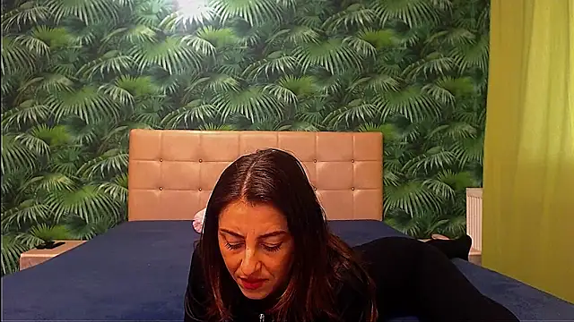 Snapshot of Stella_John chatting on January 14, 2025, 7:38 am Stella John online show from January 14, 2025, 7:38 am