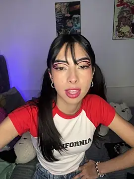 junorise23 online show from March 27, 2026, 3:34 am