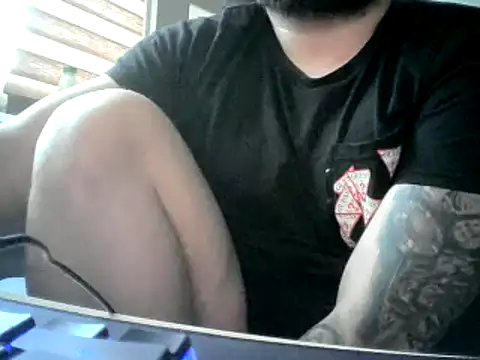 szalonywacek1 online show from December 20, 2025, 8:43 am