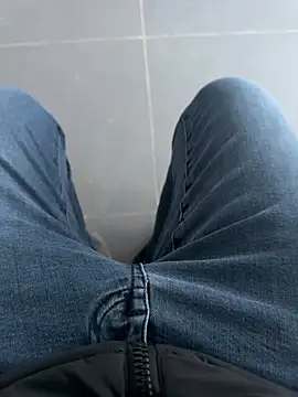 hayxxxal online show from February 9, 2026, 2:54 pm