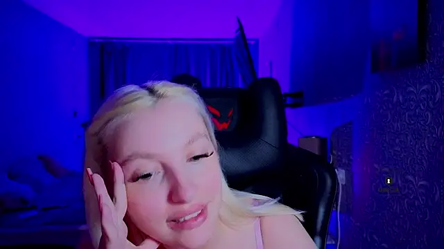 Snapshot of Eva_Vibe_ chatting on June 19, 2026, 10:24 pm Eva Vibe online show from June 19, 2026, 10:24 pm