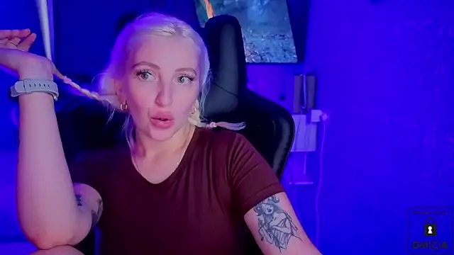 Snapshot of Eva_Vibe_ chatting on August 8, 2026, 10:17 am Eva Vibe online show from August 8, 2026, 10:17 am