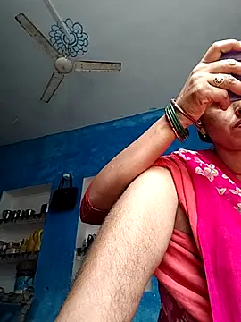 Snapshot of Mahima_rani34 chatting on August 5, 2026, 10:40 am Mahima rani34 online show from August 5, 2026, 10:40 am