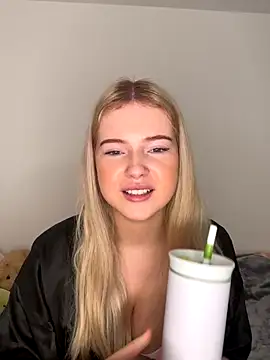 EmilyyEvansss online show from December 21, 2025, 12:34 pm