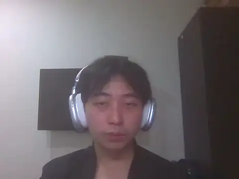 AJIJI1010 online show from December 22, 2025, 6:49 pm