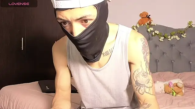 cute emmma online show from April 26, 2026, 11:08 am