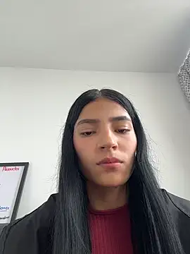 Snapshot of Ema_Rose_ chatting on June 19, 2026, 4:11 pm Ema Rose online show from June 19, 2026, 4:11 pm