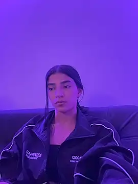 Snapshot of Ema_Rose_ chatting on June 24, 2026, 4:33 am Ema Rose online show from June 24, 2026, 4:33 am