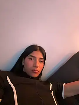 Snapshot of Ema_Rose_ chatting on June 25, 2026, 5:12 am Ema Rose online show from June 25, 2026, 5:12 am