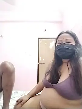 Snapshot of DesiSeductress chatting on February 15, 2026, 3:42 pm DesiSeductress online show from February 15, 2026, 3:42 pm