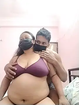 Snapshot of DesiSeductress chatting on February 20, 2026, 3:23 pm DesiSeductress online show from February 20, 2026, 3:23 pm