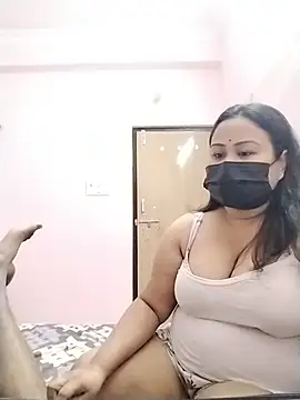 Snapshot of DesiSeductress chatting on March 10, 2026, 7:19 pm DesiSeductress online show from March 10, 2026, 7:19 pm