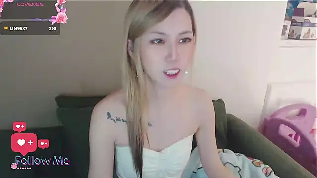 whitecat13 online show from May 20, 2026, 10:32 am