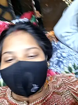 Radhacpl9528 online show from January 16, 2026, 4:44 pm