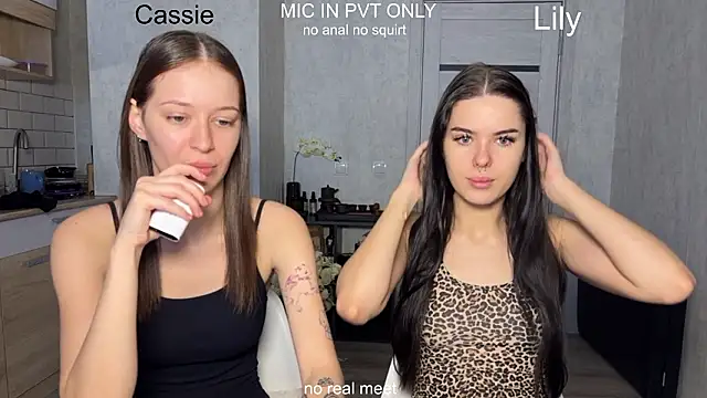 Snapshot of girls_secrets chatting on March 4, 2026, 10:21 am girls secrets online show from March 4, 2026, 10:21 am