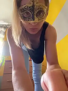 Snapshot of SexyMamiVee chatting on May 9, 2026, 2:11 pm SexyMamiVee online show from May 9, 2026, 2:11 pm