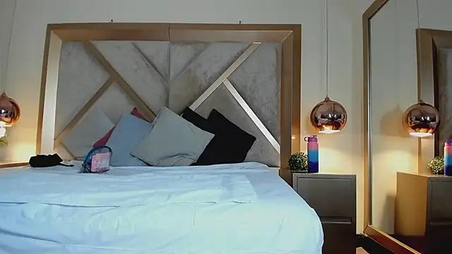 ElenaWatsonn online show from March 30, 2026, 8:10 pm