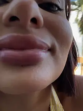 Irina Velvett online show from April 2, 2026, 9:45 pm