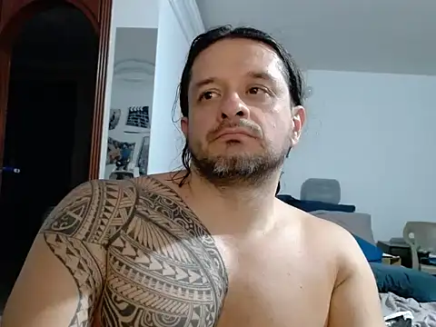 gonzzohunterr online show from June 5, 2026, 4:52 am