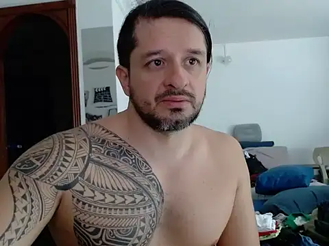 gonzzohunterr online show from June 11, 2026, 6:28 pm