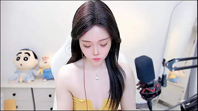 Cindy-dd online show from March 5, 2026, 9:49 am