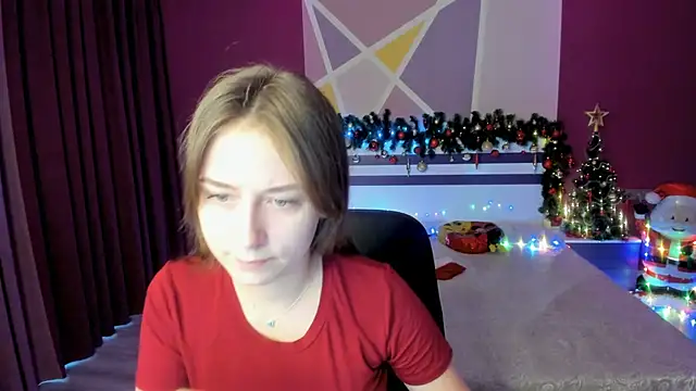 Snapshot of SerenityWild chatting on December 23, 2025, 6:33 am SerenityWild online show from December 23, 2025, 6:33 am