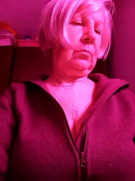 Snapshot of KlaudiaDarling chatting on January 8, 2026, 6:37 am KlaudiaDarling online show from January 8, 2026, 6:37 am