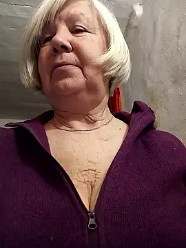 Snapshot of KlaudiaDarling chatting on January 14, 2026, 8:47 pm KlaudiaDarling online show from January 14, 2026, 8:47 pm