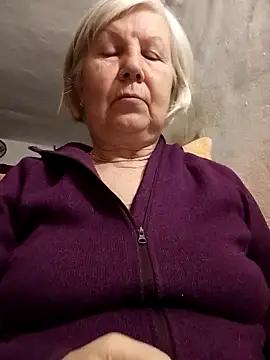 KlaudiaDarling online show from February 5, 2026, 3:49 pm