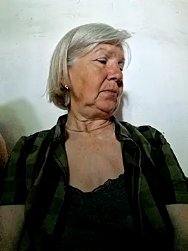 KlaudiaDarling online show from May 29, 2026, 5:27 am