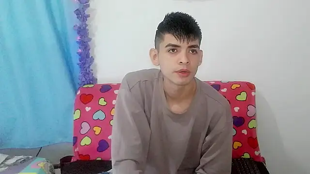 nico22love online show from February 10, 2026, 8:35 pm