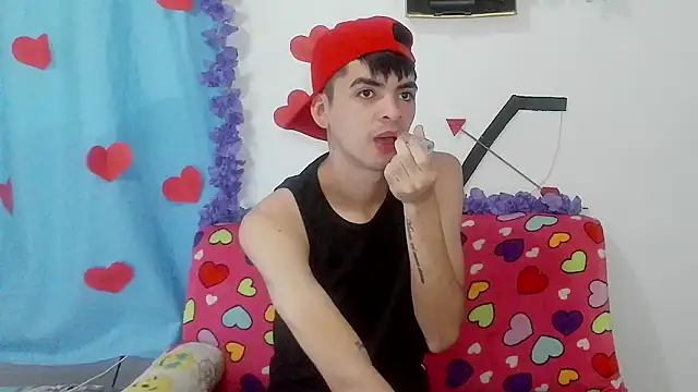 nico22love online show from February 18, 2026, 2:46 pm