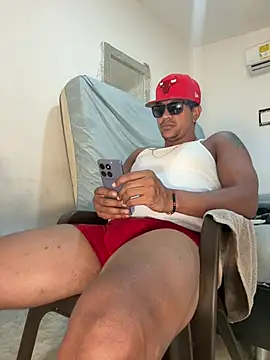 Snapshot of bigdick211292 chatting on July 21, 2026, 5:26 pm bigdick211292 online show from July 21, 2026, 5:26 pm
