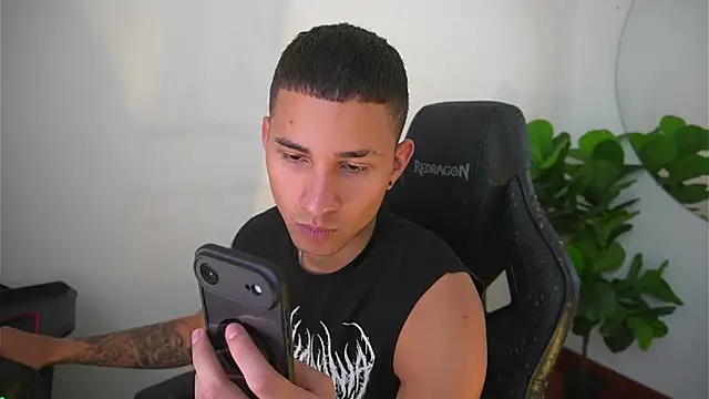 Thin tommy11 online show from December 22, 2025, 7:44 pm