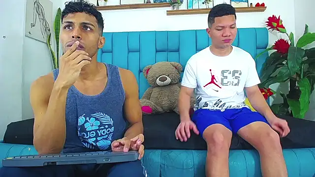 Interracial Snow Bunny online show from May 29, 2026, 9:02 pm